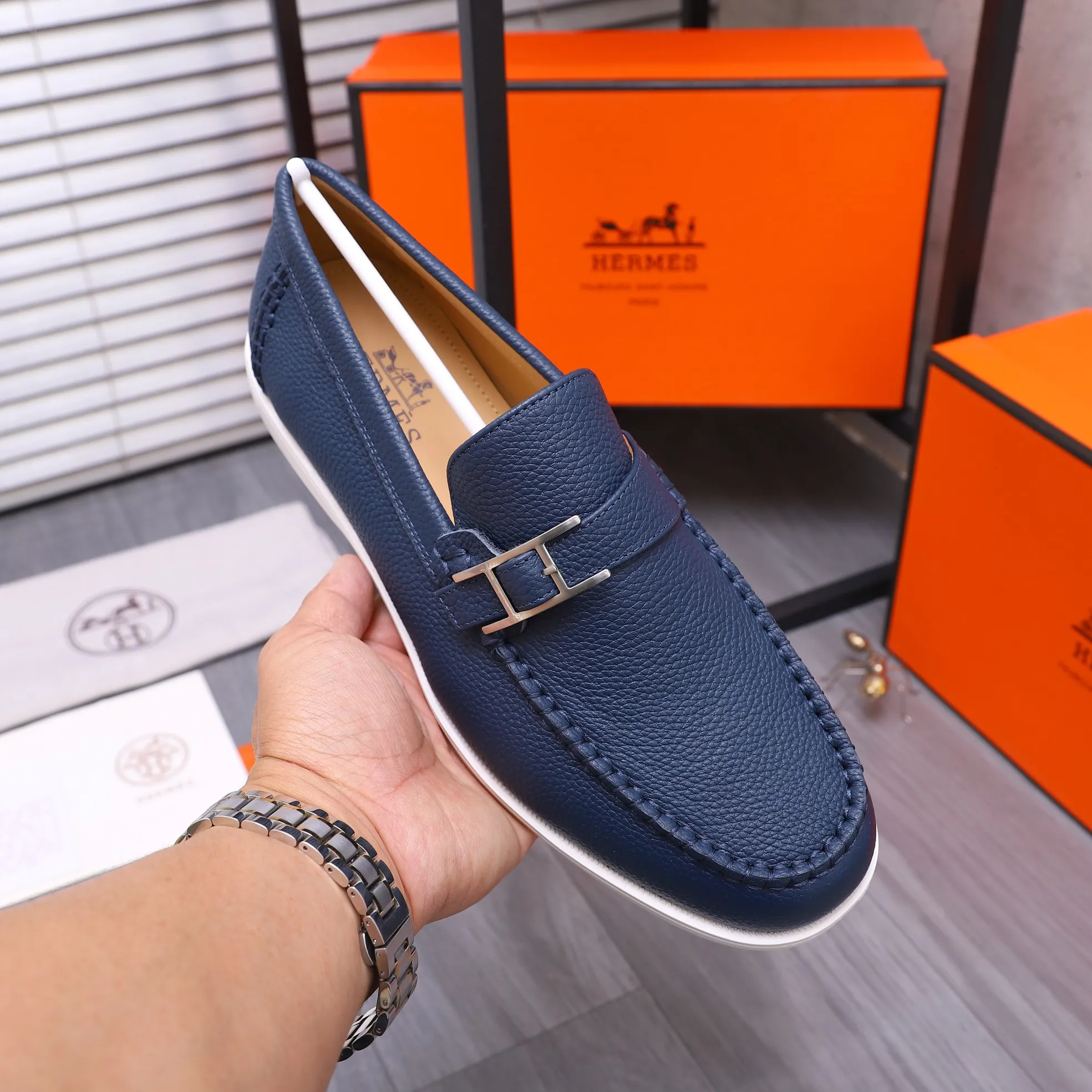 Men's shoes 💰p560 Product trademark: HERMES "Hermes" casual slip-on men's shoes. Regular size: 38-46 (45.46 is custom-made and non-returnable) Product materials: Selected pebbled cowhide upper, cowhide lining, original foam rubber ultra-light sole